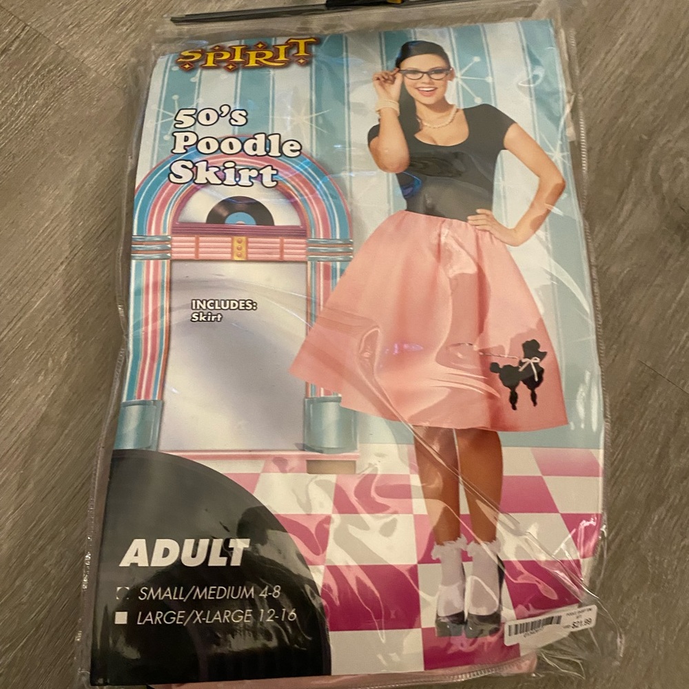 50th poodle women customer. Comes with bow and glasses. The glass has a crack